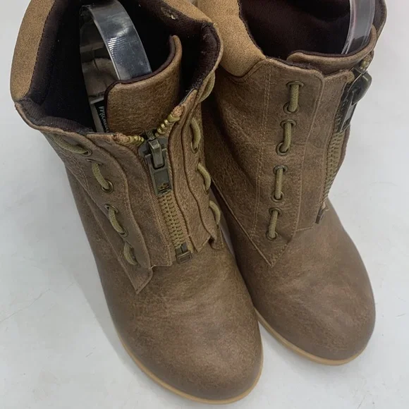 Michael Anthony Brown Heeled Boots Size 7 MCA4382C - Picture 2 of 10